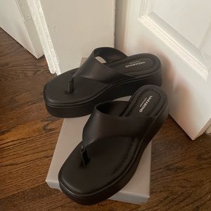 Vagabond platform sandals